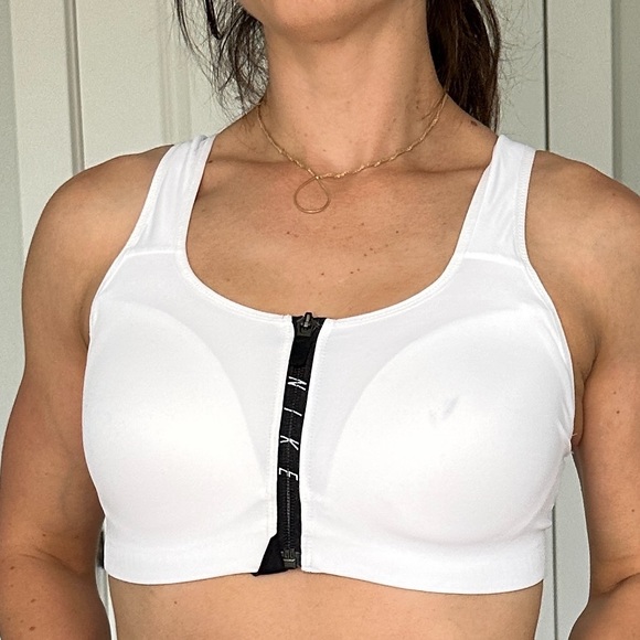 Nike front zip padded sports bra - Picture 2 of 12